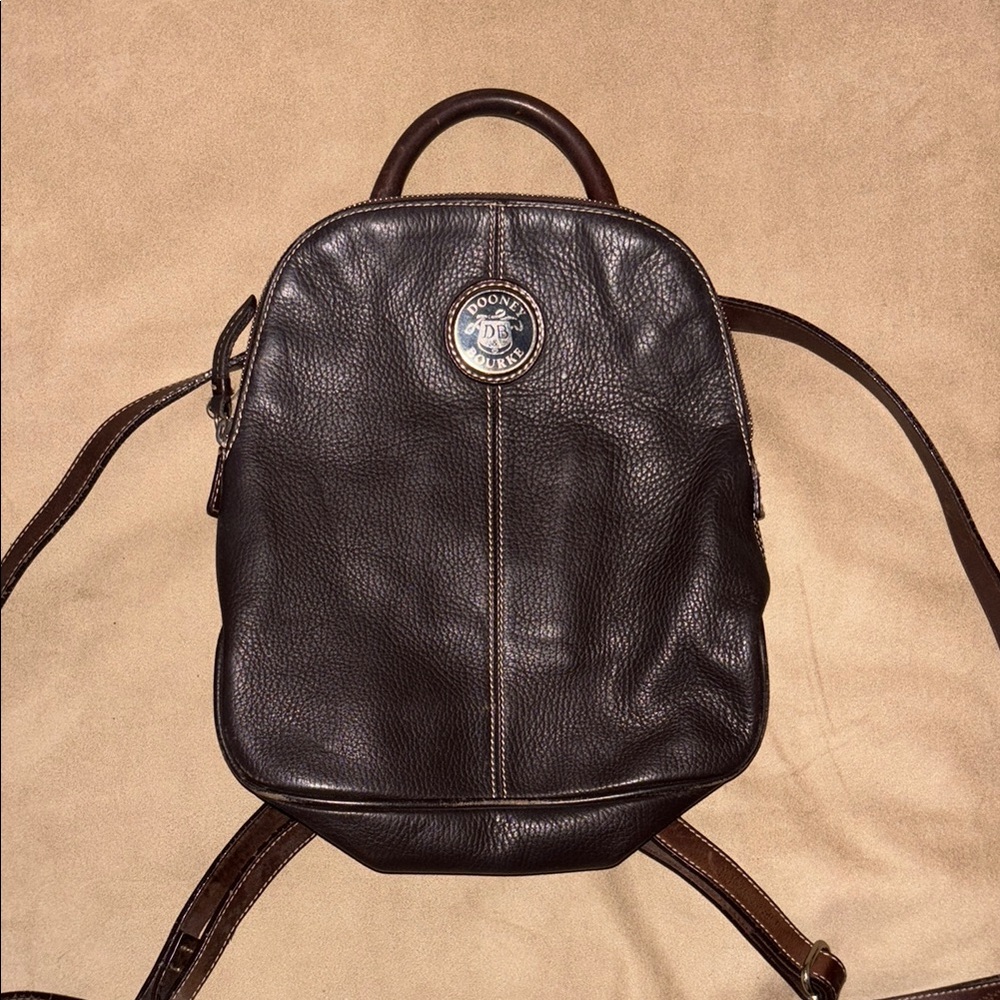 Dooney & Bourke vintage Leather Backpack - Dark Brown